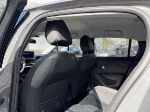 Peugeot 208 1.2 Hybrid 110 e-DCS6 Allure | FABRIEKSGARANTIE t/m 03-2027 | TOPSTAAT! | KEYLESS ENTRY | APPLE C... ActivLease financial lease