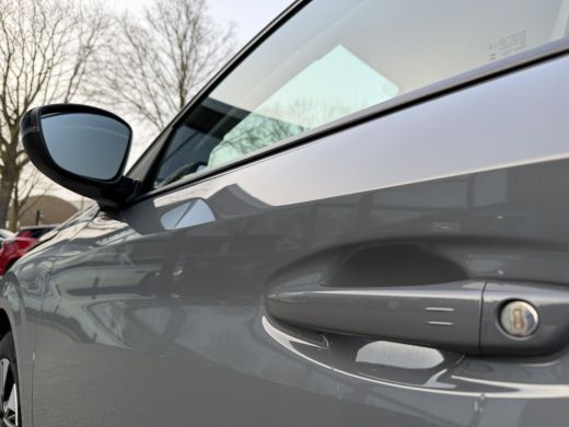 Peugeot 208 Hybrid e-DCS6 Allure RIJKLAARPRIJS | FABRIEKSGARANTIE t/m 03-2027 | TOPSTAAT! | KEYLESS ENTRY | A... ActivLease financial lease