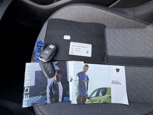 Peugeot 208 Hybrid e-DCS6 Allure RIJKLAARPRIJS | FABRIEKSGARANTIE t/m 03-2027 | TOPSTAAT! | KEYLESS ENTRY | A... ActivLease financial lease