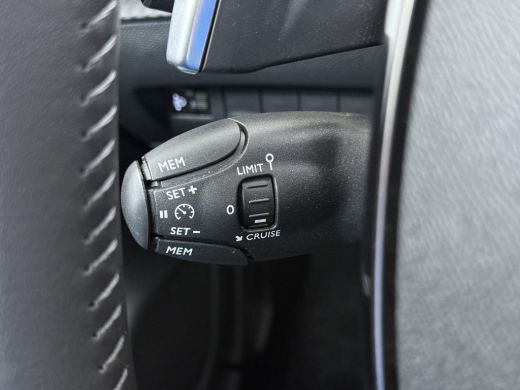 Peugeot 208 Hybrid e-DCS6 Allure RIJKLAARPRIJS | FABRIEKSGARANTIE t/m 03-2027 | TOPSTAAT! | KEYLESS ENTRY | A... ActivLease financial lease
