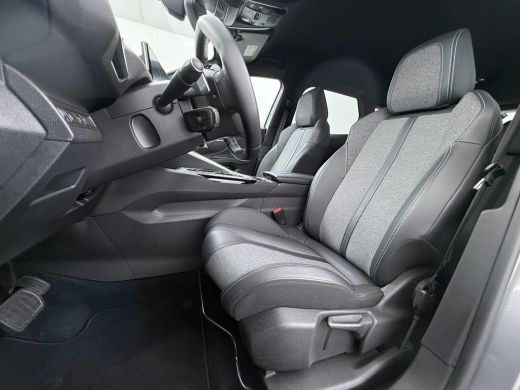 Peugeot 3008 1.6 HYbrid 225 Active Pack Business VAN &euro;26.900,- NU VOOR SLECHTS &euro;23.877,- Uw LENTEVOORDEEL &euro;3.0... ActivLease financial lease