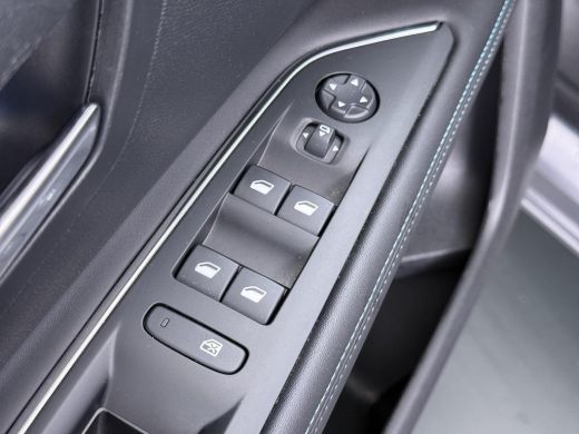 Peugeot 3008 1.6 HYbrid 225 Active Pack Business VAN &euro;26.900,- NU VOOR SLECHTS &euro;23.877,- Uw LENTEVOORDEEL &euro;3.0... ActivLease financial lease