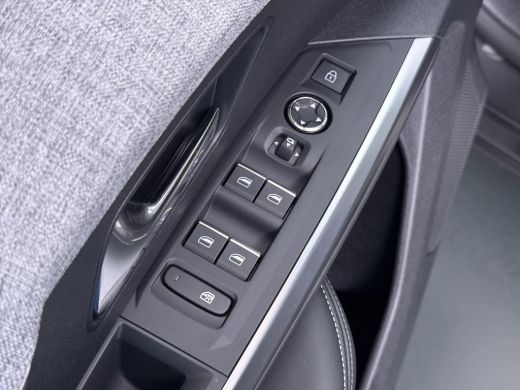 Peugeot e-3008 GT Avantage 210 73 kWh | SOH 95% WARMTEPOMP | DODE HOEKCENSOR | DEALER ONDERHOUDEN | BTW VERREKEN... ActivLease financial lease