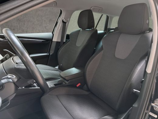 Skoda Octavia Combi 1.5 TSI First Edition 150Pk (VIRTUAL COCKPIT, BLACK PACK, APPLE CARPLAY, GROOT NAVI, CAMERA... ActivLease financial lease