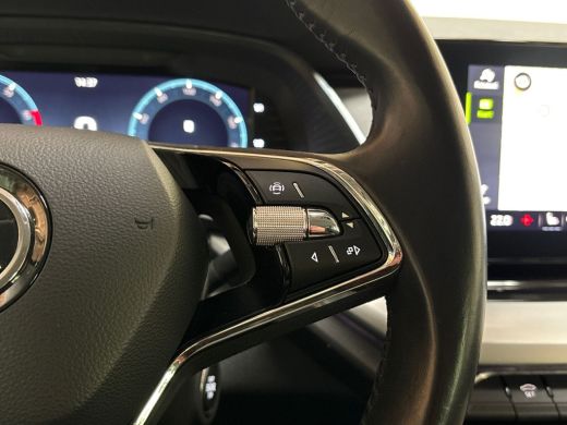 Skoda Octavia Combi 1.5 TSI First Edition 150Pk (VIRTUAL COCKPIT, BLACK PACK, APPLE CARPLAY, GROOT NAVI, CAMERA... ActivLease financial lease