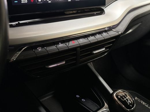 Skoda Octavia Combi 1.5 TSI First Edition 150Pk (VIRTUAL COCKPIT, BLACK PACK, APPLE CARPLAY, GROOT NAVI, CAMERA... ActivLease financial lease