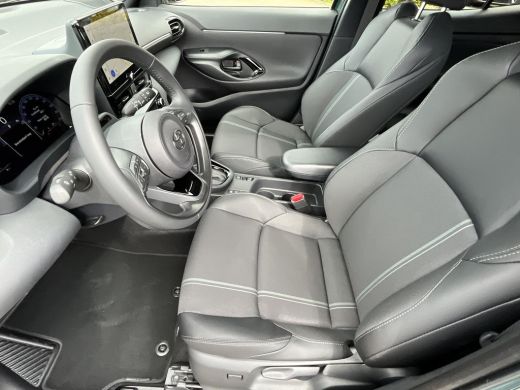 Toyota Yaris Cross 1.5 Hybrid 130 Executive | Premium Pack | Forest green met zwart dak | Nieuw uit voorraad leverba... ActivLease financial lease