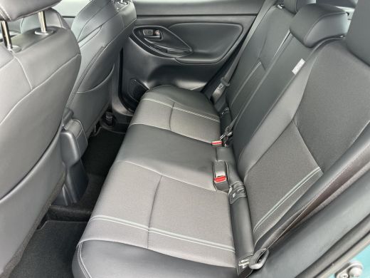 Toyota Yaris Cross 1.5 Hybrid 130 Executive | Premium Pack | Forest green met zwart dak | Nieuw uit voorraad leverba... ActivLease financial lease