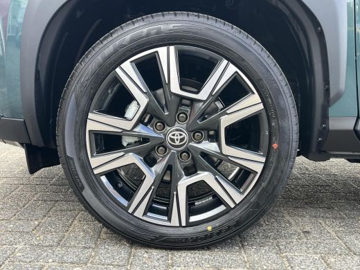Toyota Yaris Cross 1.5 Hybrid 130 Executive | Premium Pack | Forest green met zwart dak | Nieuw uit voorraad leverba... ActivLease financial lease