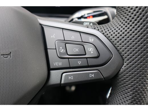 Volkswagen T-Roc R-Line First Edition | 'App-Connect' draadloze smartphone integratie | 30,5 cm display met 2D en ... ActivLease financial lease