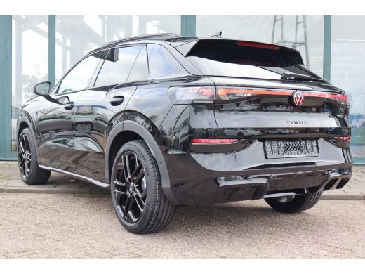 Volkswagen T-Roc R-Line First Edition | 'App-Connect' draadloze smartphone integratie | 30,5 cm display met 2D en ... ActivLease financial lease