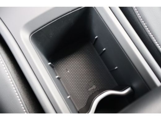 Volkswagen T-Roc R-Line First Edition | 'App-Connect' draadloze smartphone integratie | 30,5 cm display met 2D en ... ActivLease financial lease