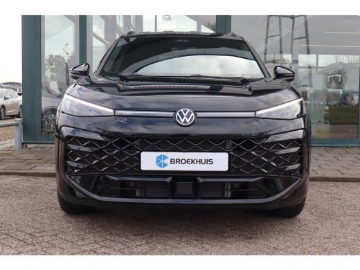 Volkswagen T-Roc R-Line First Edition | 'App-Connect' draadloze smartphone integratie | 30,5 cm display met 2D en ... ActivLease financial lease