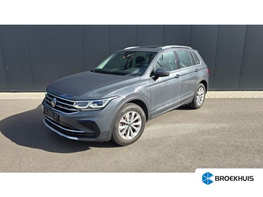 Volkswagen Tiguan 1.4 TSI eHybrid 245pk Life Business | Panoramadak | Camera | Trekhaak | Stuur & Stoelverwarming