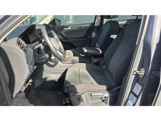 Volkswagen Tiguan 1.4 TSI eHybrid 245pk Life Business | Panoramadak | Camera | Trekhaak | Stuur & Stoelverwarming ActivLease financial lease