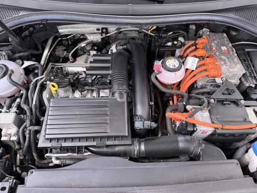 Volkswagen Tiguan 1.4 TSI eHybrid PHEV ELEK. ACHTERKLEP| STOEL MASSAGE| STOEL + STUURVERWARMING| PARKEERSENS. VOOR ... ActivLease financial lease