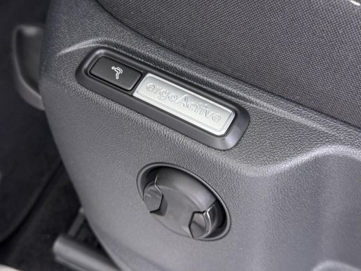 Volkswagen Tiguan 1.4 TSI eHybrid PHEV ELEK. ACHTERKLEP| STOEL MASSAGE| STOEL + STUURVERWARMING| PARKEERSENS. VOOR ... ActivLease financial lease