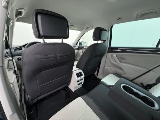Volkswagen Tiguan 1.4 TSI eHybrid PHEV ELEK. ACHTERKLEP| STOEL MASSAGE| STOEL + STUURVERWARMING| PARKEERSENS. VOOR ... ActivLease financial lease
