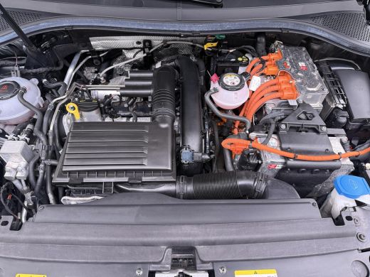 Volkswagen Tiguan 1.4 TSI eHybrid PHEV |SUPER COMPLEET| SCHUIF/ KANTELDAK| DODE HOEK| ELEK. ACHTERKLEP| DIG. DASH |... ActivLease financial lease