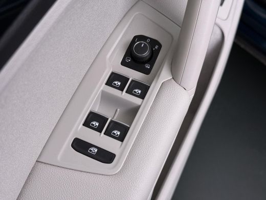 Volkswagen Tiguan 1.4 TSI eHybrid PHEV |SUPER COMPLEET| SCHUIF/ KANTELDAK| DODE HOEK| ELEK. ACHTERKLEP| DIG. DASH |... ActivLease financial lease