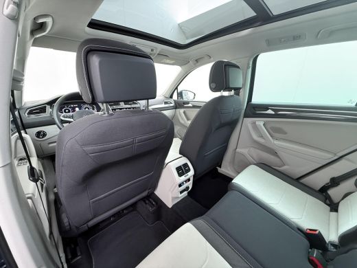 Volkswagen Tiguan 1.4 TSI eHybrid PHEV |SUPER COMPLEET| SCHUIF/ KANTELDAK| DODE HOEK| ELEK. ACHTERKLEP| DIG. DASH |... ActivLease financial lease
