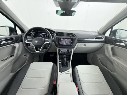 Volkswagen Tiguan 1.4 TSI eHybrid PHEV |SUPER COMPLEET| SCHUIF/ KANTELDAK| DODE HOEK| ELEK. ACHTERKLEP| DIG. DASH |... ActivLease financial lease