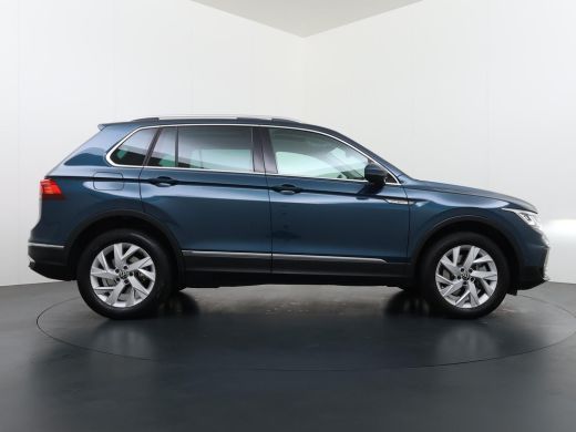 Volkswagen Tiguan 1.4 TSI eHybrid PHEV |SUPER COMPLEET| SCHUIF/ KANTELDAK| DODE HOEK| ELEK. ACHTERKLEP| DIG. DASH |... ActivLease financial lease
