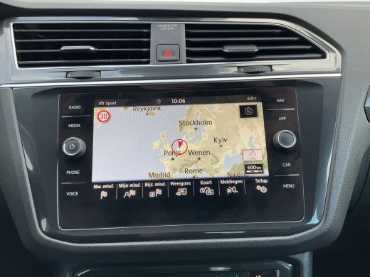 Volkswagen Tiguan 1.5 TSI R-Line Business Pano Carplay Massage Stoelverw Adap.Cruise Digitaal Vol opties! ActivLease financial lease