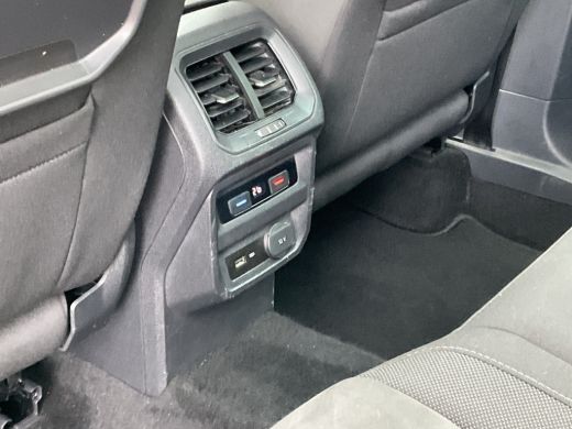 Volkswagen Tiguan 1.5 TSI R-Line Business Pano Carplay Massage Stoelverw Adap.Cruise Digitaal Vol opties! ActivLease financial lease