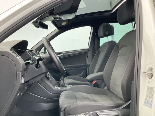 Volkswagen Tiguan 1.5 TSI R-Line Business Pano Carplay Massage Stoelverw Adap.Cruise Digitaal Vol opties! ActivLease financial lease