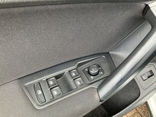 Volkswagen Tiguan 1.5 TSI R-Line Business Pano Carplay Massage Stoelverw Adap.Cruise Digitaal Vol opties! ActivLease financial lease