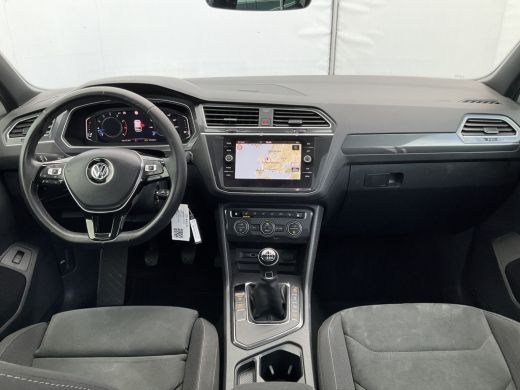 Volkswagen Tiguan 1.5 TSI R-Line Business Pano Carplay Massage Stoelverw Adap.Cruise Digitaal Vol opties! ActivLease financial lease