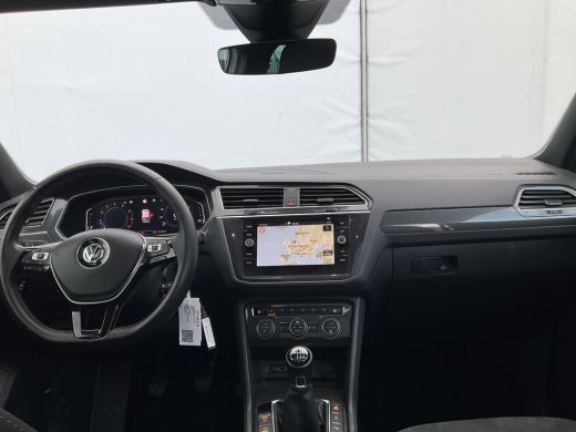 Volkswagen Tiguan 1.5 TSI R-Line Business Pano Carplay Massage Stoelverw Adap.Cruise Digitaal Vol opties! ActivLease financial lease
