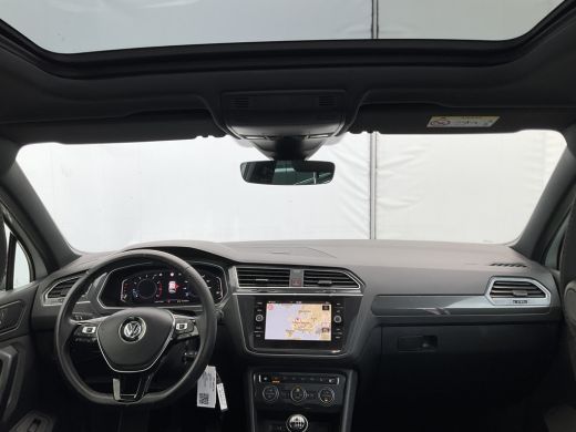 Volkswagen Tiguan 1.5 TSI R-Line Business Pano Carplay Massage Stoelverw Adap.Cruise Digitaal Vol opties! ActivLease financial lease