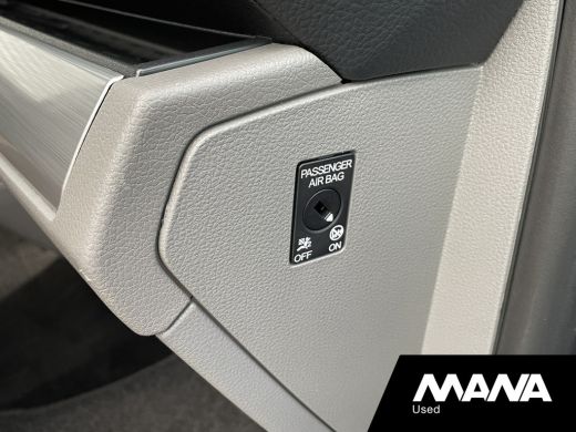 Volkswagen Transporter 2.0TDI L2H1 199PK DC BULLI Automaat Lederen bekleding Camera Cruise Airco Stoelverwarming LED ActivLease financial lease