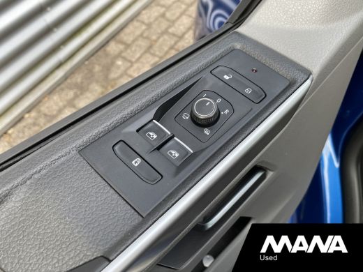 Volkswagen Transporter 2.0TDI L2H1 199PK DC BULLI Automaat Lederen bekleding Camera Cruise Airco Stoelverwarming LED ActivLease financial lease
