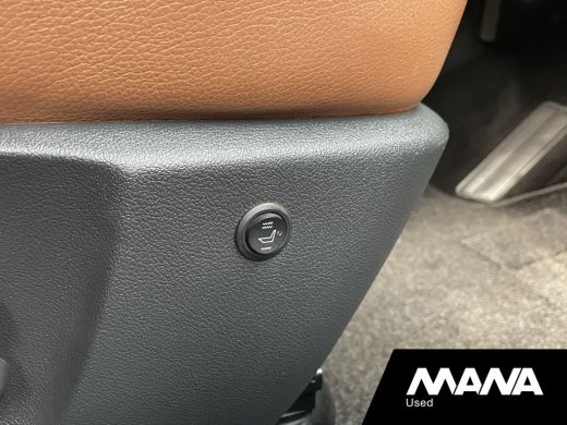 Volkswagen Transporter 2.0TDI L2H1 199PK DC BULLI Automaat Lederen bekleding Camera Cruise Airco Stoelverwarming LED ActivLease financial lease