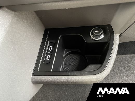 Volkswagen Transporter 2.0TDI L2H1 199PK DC BULLI Automaat Lederen bekleding Camera Cruise Airco Stoelverwarming LED ActivLease financial lease