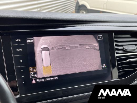 Volkswagen Transporter 2.0TDI L2H1 199PK DC BULLI Automaat Lederen bekleding Camera Cruise Airco Stoelverwarming LED ActivLease financial lease