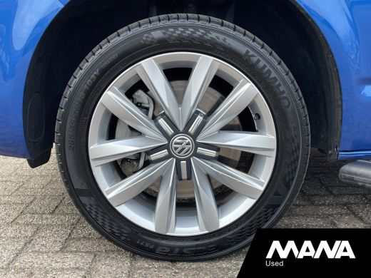 Volkswagen Transporter 2.0TDI L2H1 199PK DC BULLI Automaat Lederen bekleding Camera Cruise Airco Stoelverwarming LED ActivLease financial lease