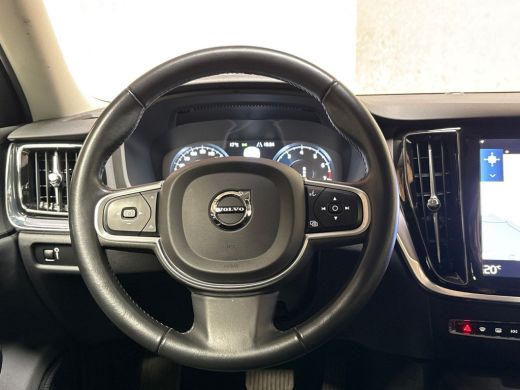 Volvo  V60 2.0 B3 Sport 163Pk Automaat (APPLE CARPLAY, GROOT NAVI, CAMERA, GETINT GLAS, KEYLESS, SPORTSTOELE... ActivLease financial lease