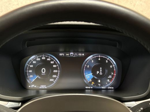 Volvo  V60 2.0 B3 Sport 163Pk Automaat (APPLE CARPLAY, GROOT NAVI, CAMERA, GETINT GLAS, KEYLESS, SPORTSTOELE... ActivLease financial lease