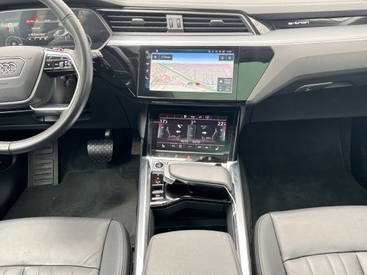 Audi Q8 e-tron 55 408pk quattro Advanced Edition Plus 115 kWh Parkeersensoren voor en achter | Lederen bekleding... ActivLease financial lease