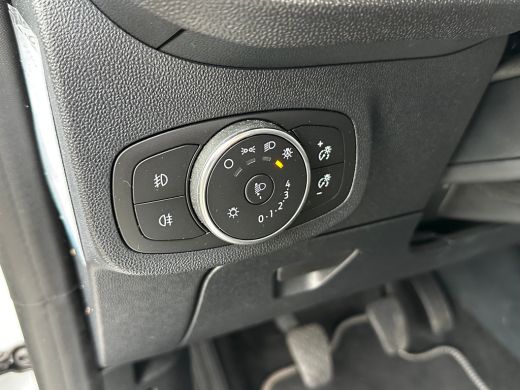 Ford Fiesta 1.0 Titanium | STUUR, STOEL EN VOORRUITVERWARMING| NAVIGATIE + APPLE CARPLAY/ANDROID AUTO| PARKEE... ActivLease financial lease