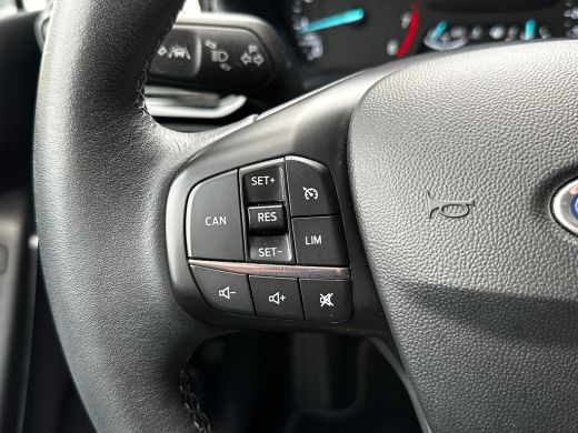 Ford Fiesta 1.0 Titanium | STUUR, STOEL EN VOORRUITVERWARMING| NAVIGATIE + APPLE CARPLAY/ANDROID AUTO| PARKEE... ActivLease financial lease