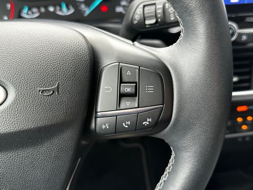 Ford Fiesta 1.0 Titanium | STUUR, STOEL EN VOORRUITVERWARMING| NAVIGATIE + APPLE CARPLAY/ANDROID AUTO| PARKEE... ActivLease financial lease