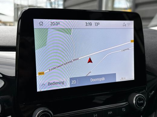 Ford Fiesta 1.0 Titanium | STUUR, STOEL EN VOORRUITVERWARMING| NAVIGATIE + APPLE CARPLAY/ANDROID AUTO| PARKEE... ActivLease financial lease