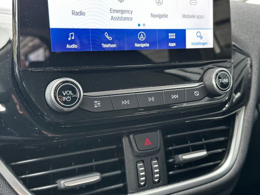 Ford Fiesta 1.0 Titanium | STUUR, STOEL EN VOORRUITVERWARMING| NAVIGATIE + APPLE CARPLAY/ANDROID AUTO| PARKEE... ActivLease financial lease