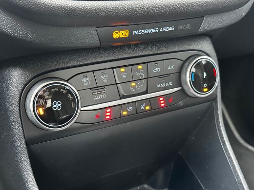 Ford Fiesta 1.0 Titanium | STUUR, STOEL EN VOORRUITVERWARMING| NAVIGATIE + APPLE CARPLAY/ANDROID AUTO| PARKEE... ActivLease financial lease