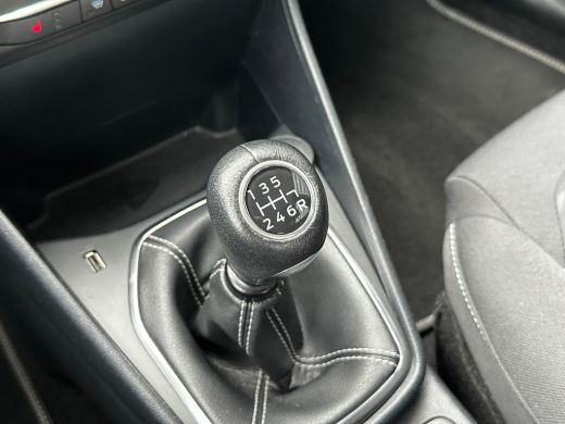 Ford Fiesta 1.0 Titanium | STUUR, STOEL EN VOORRUITVERWARMING| NAVIGATIE + APPLE CARPLAY/ANDROID AUTO| PARKEE... ActivLease financial lease